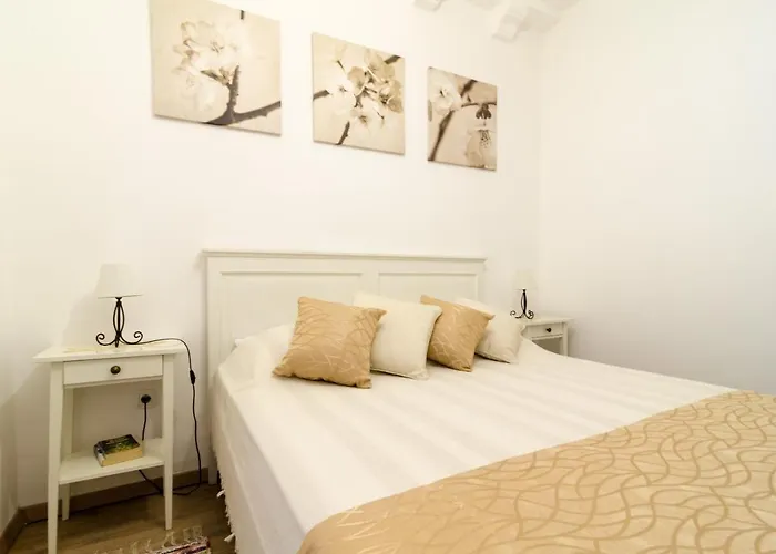 Old Town Charming 3*